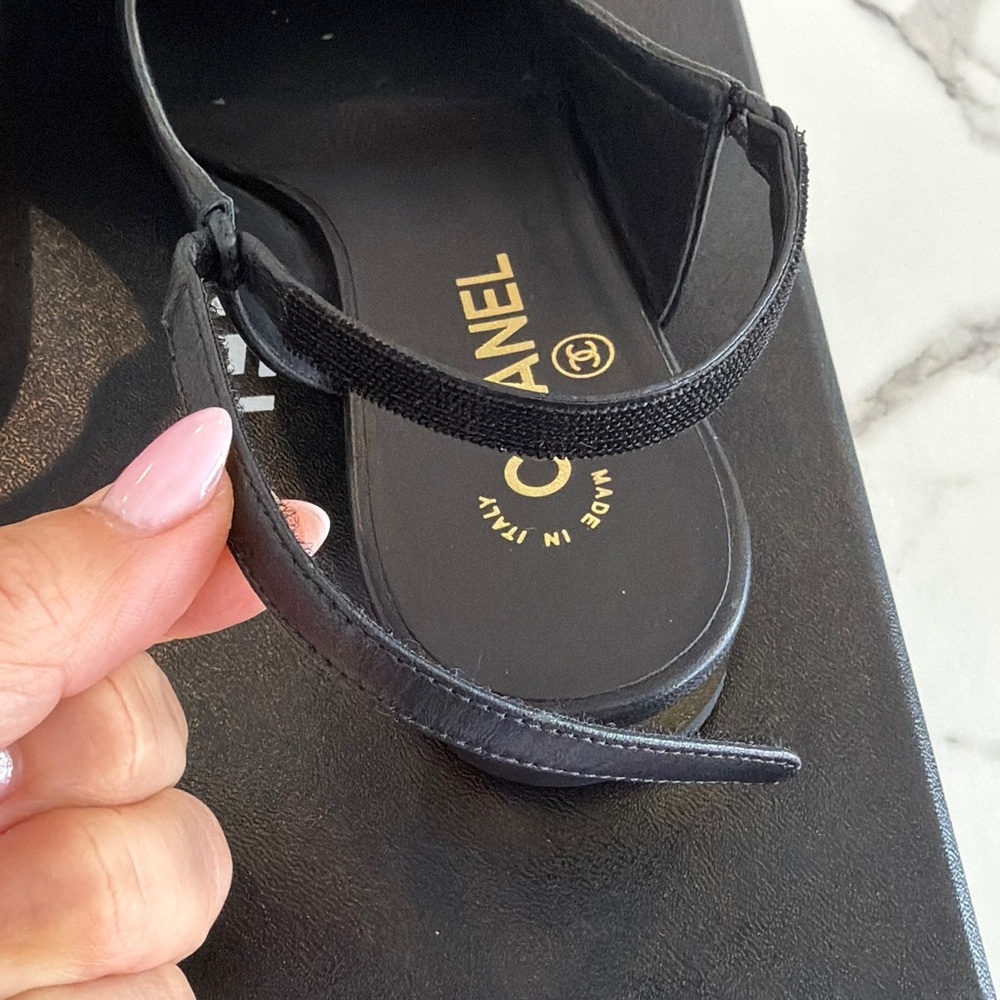 CHANEL Black Slingback Flats with Bow - Picture 6 of 7